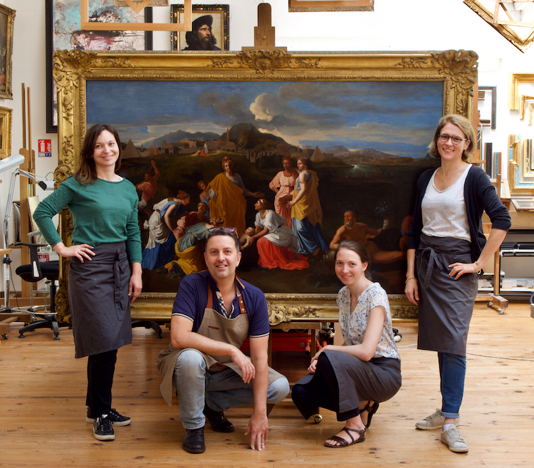 Une équipe de restauration de tableaux passionnée à Lyon